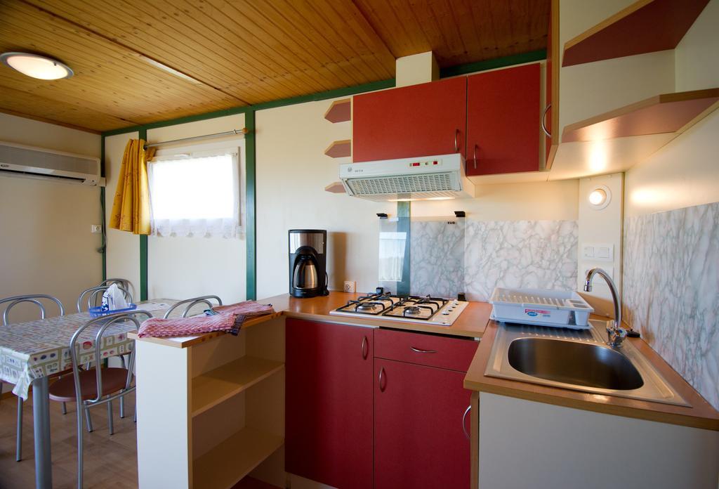 Le Bourdieu Hotel Durfort  Habitación foto